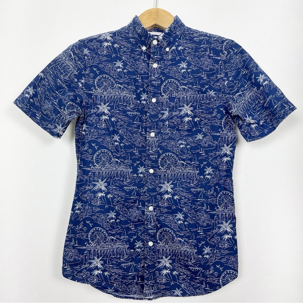 Old Navy Men's Navy and White Tropical Print Slim Fit Cotton Shirt Size Small